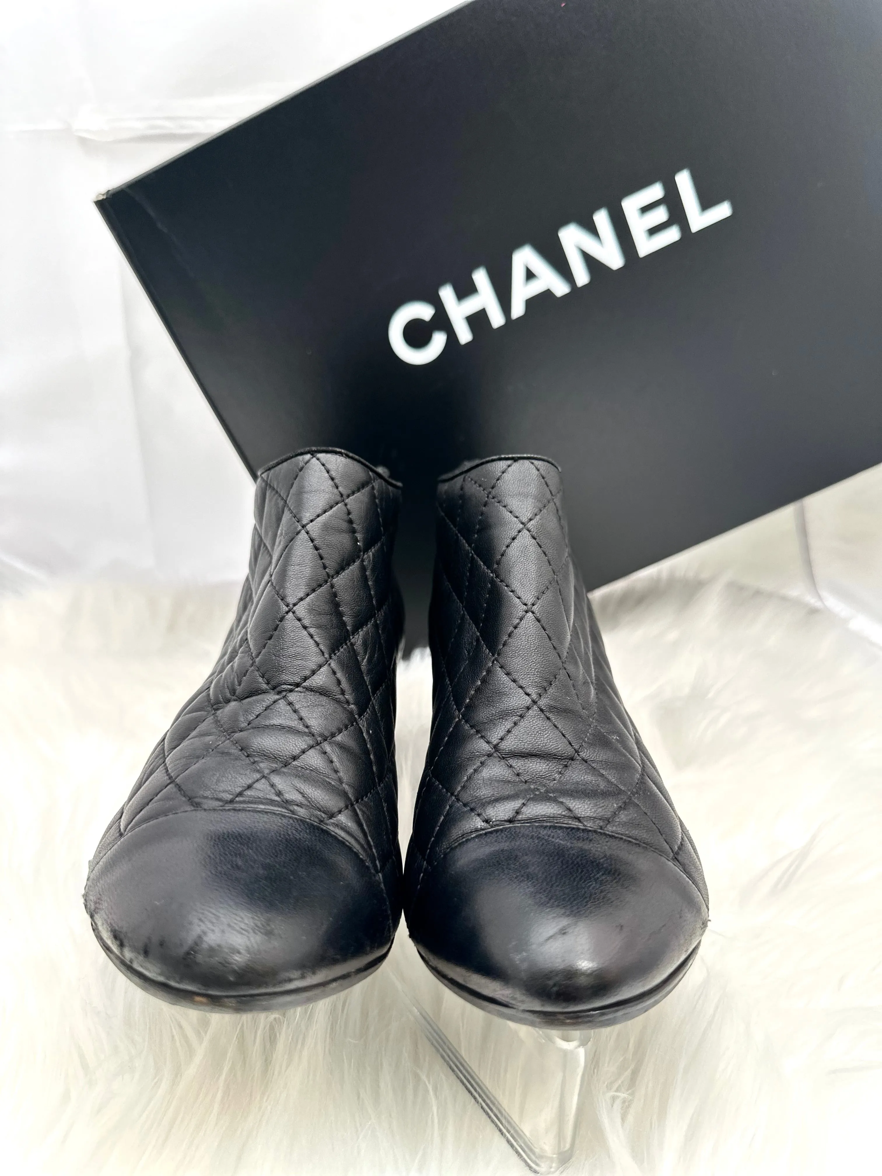 CHANEL BOOTIES BLACK  size 40 (PRE OWNED)