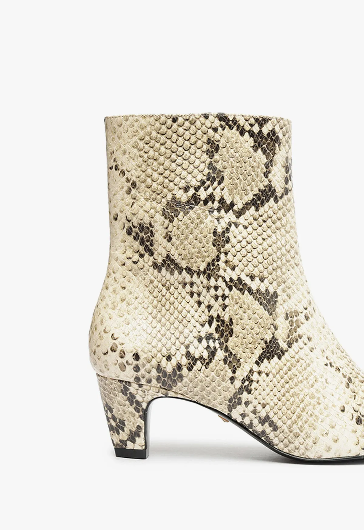 Dellia Bootie