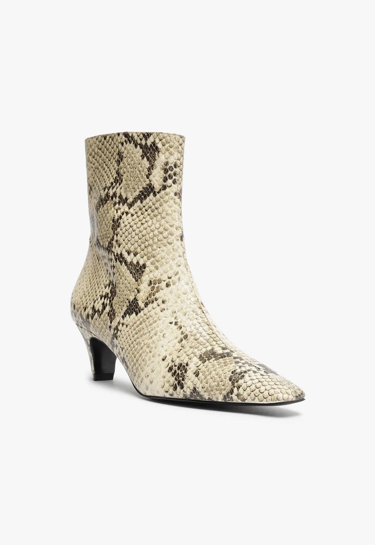Dellia Bootie